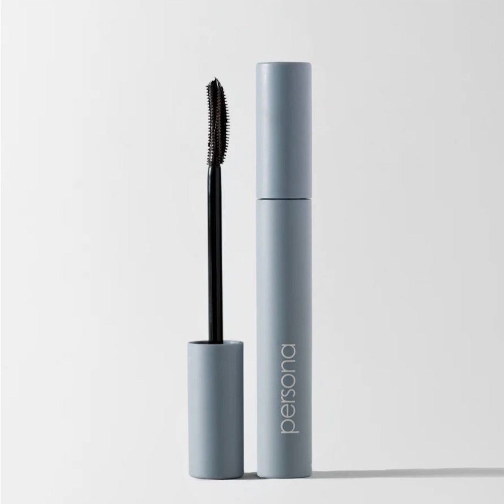 Persona Volumizing Tubing Mascara in Black